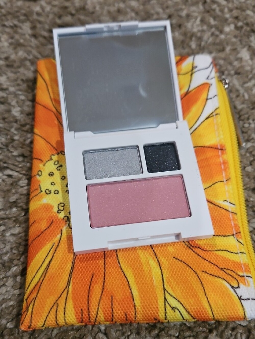 Clinque Sunflower Zip Pouch - Yellow Floral -Vera For Clinque Eyeshadow.
